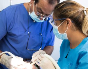 دندانپزشک دکتر حمید درویشی در مونیخ آلمان