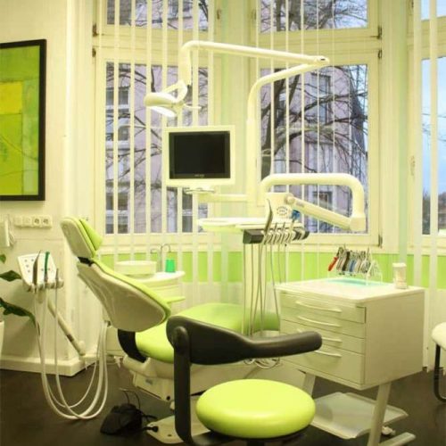 کلینیک دندانپزشکی دکتر بیتا شاهرخی در لورکوزن آلمان